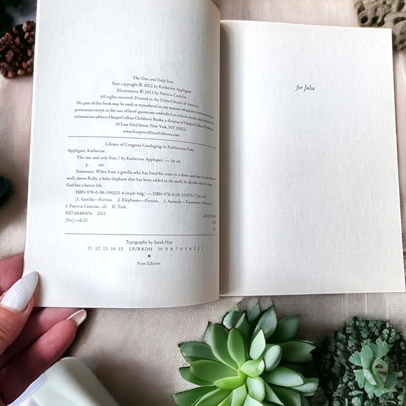 🌟3/$30 Sale!Mix & Match🌟 The One And Only Ivan by Katherine Applegate Book - Picture 3 of 3